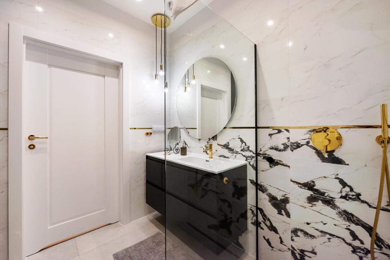 وارسو Wola Marble Apartment المظهر الخارجي الصورة